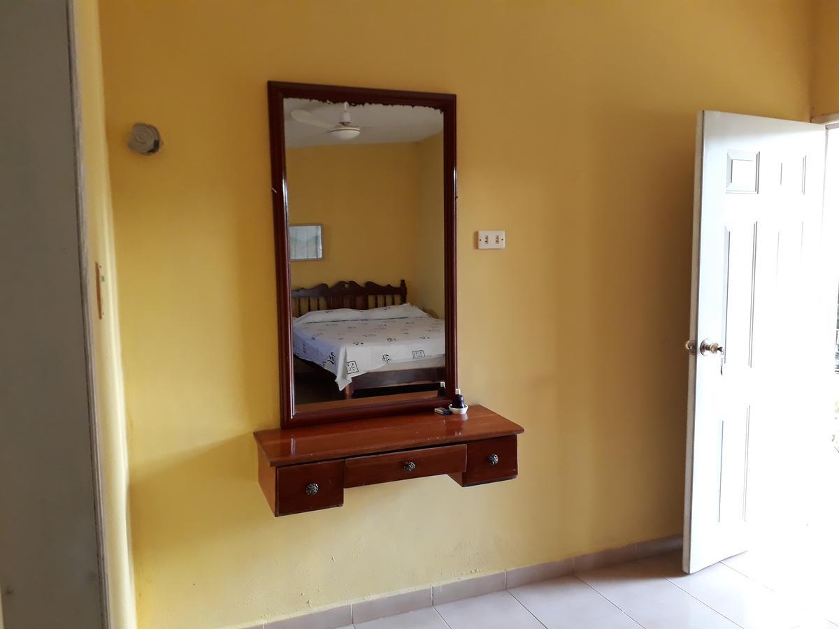 Bed and Breakfast El Chac Mool Santa Elena Номер фото